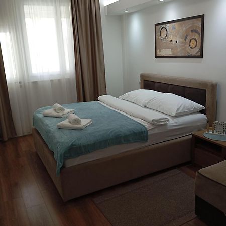 Apartman Leon Lux Λέσκοβατς Εξωτερικό φωτογραφία