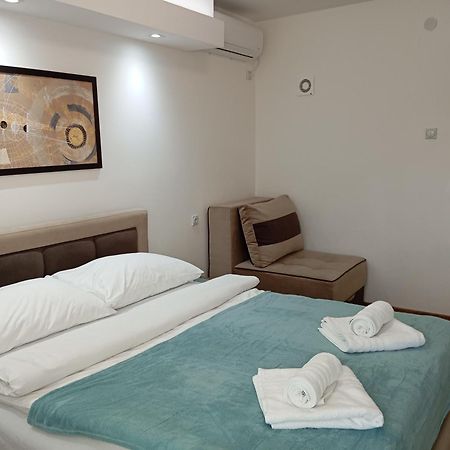 Apartman Leon Lux Λέσκοβατς Εξωτερικό φωτογραφία