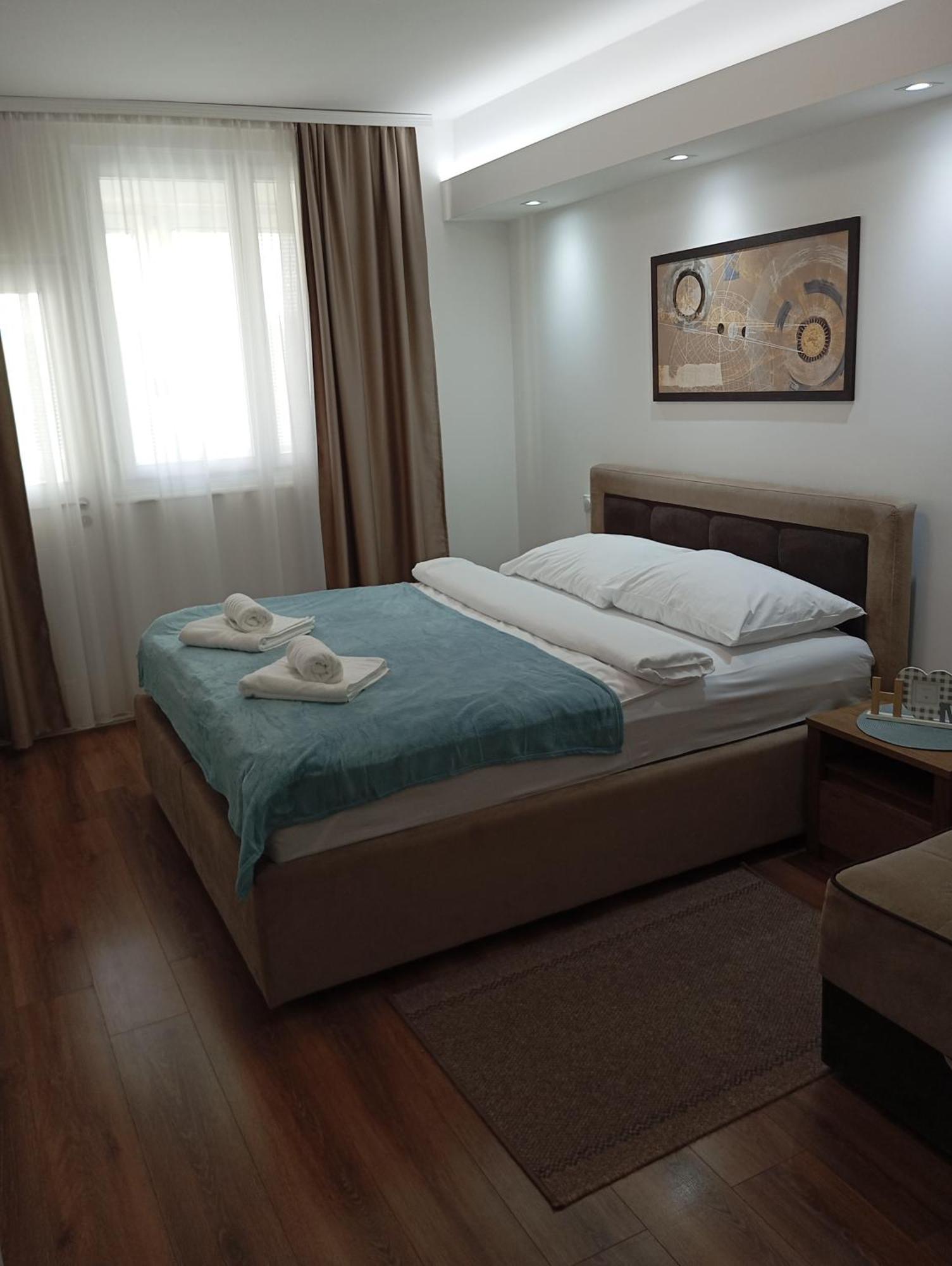 Apartman Leon Lux Λέσκοβατς Εξωτερικό φωτογραφία
