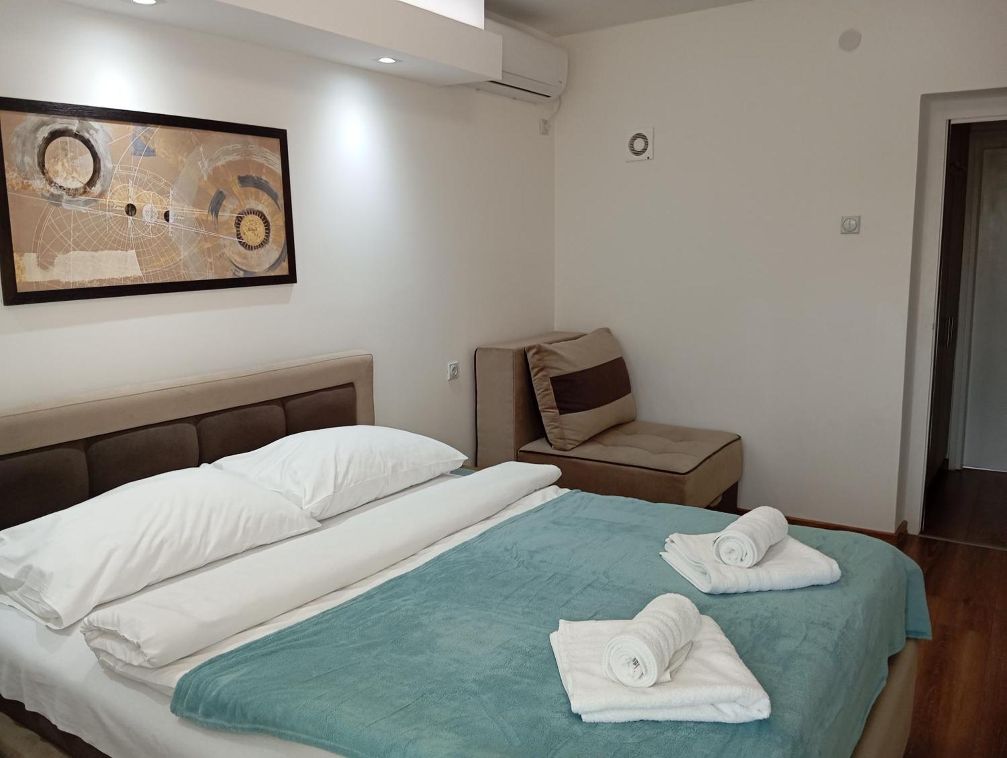 Apartman Leon Lux Λέσκοβατς Εξωτερικό φωτογραφία